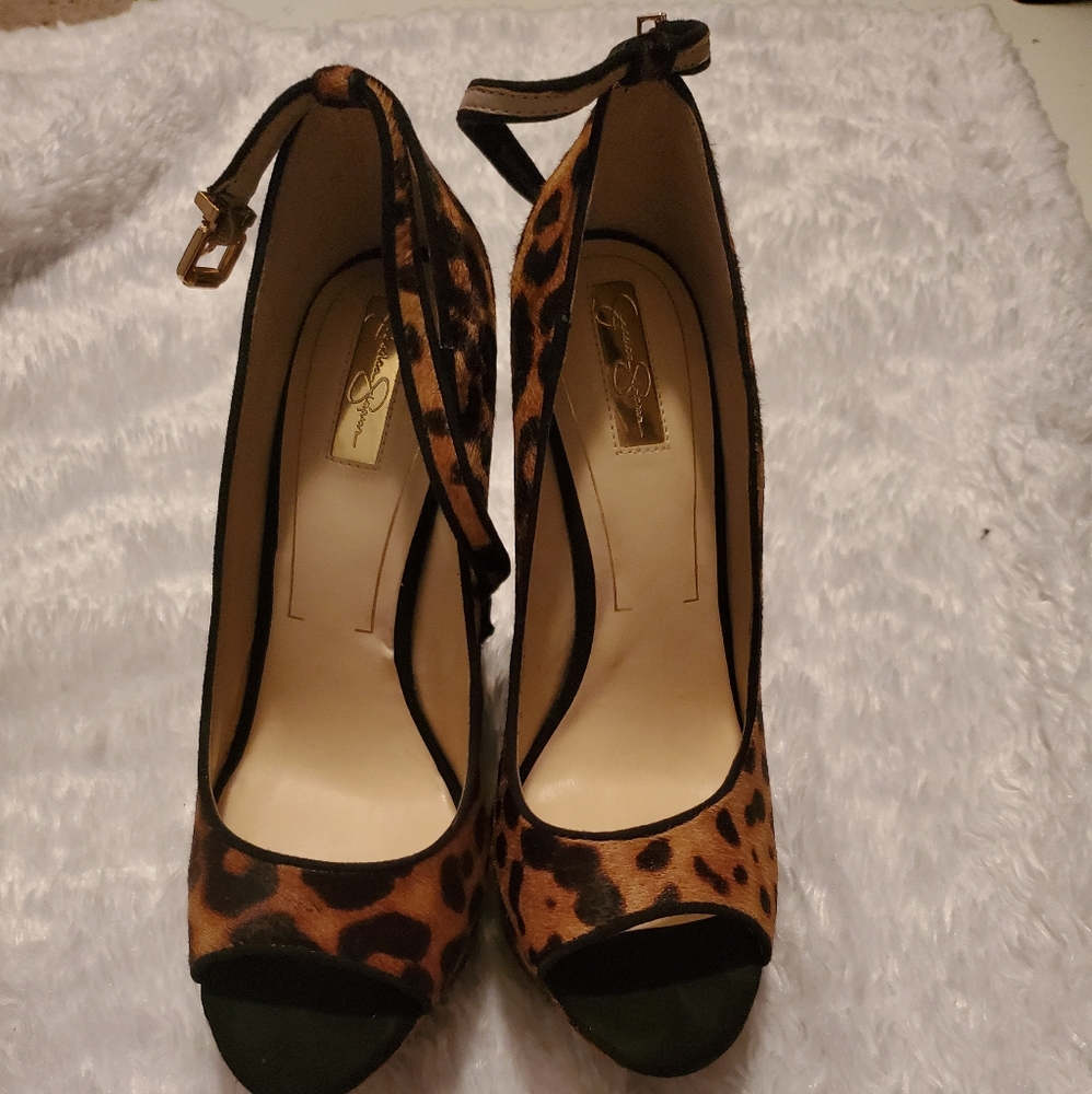 Women's shoes